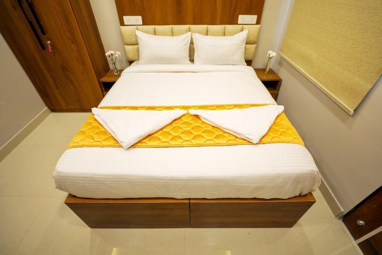 Hotel Ceasta, Beside Us Consulate Hyderabad, Gachibowli Gundipet Kültér fotó