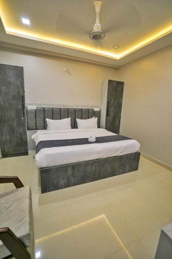 Hotel Ceasta, Beside Us Consulate Hyderabad, Gachibowli Gundipet Kültér fotó
