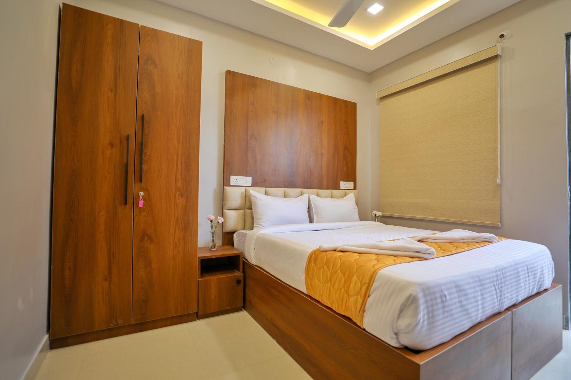 Hotel Ceasta, Beside Us Consulate Hyderabad, Gachibowli Gundipet Kültér fotó